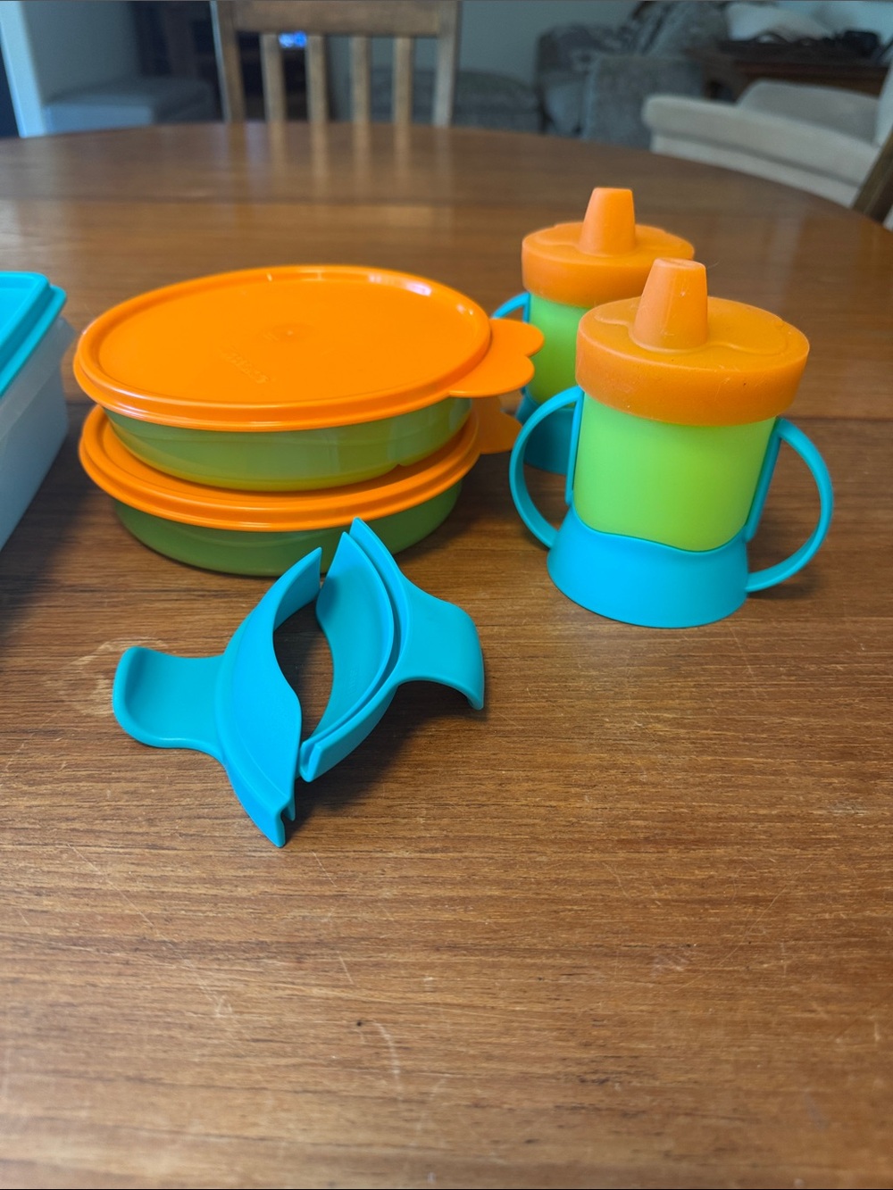 Tupperware TupperKids Toddler Feeding Set Sippy Cups Dishes plus storage/sew kit
